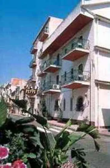 Hotel Da Peppe Letojanni 3*,  Italy